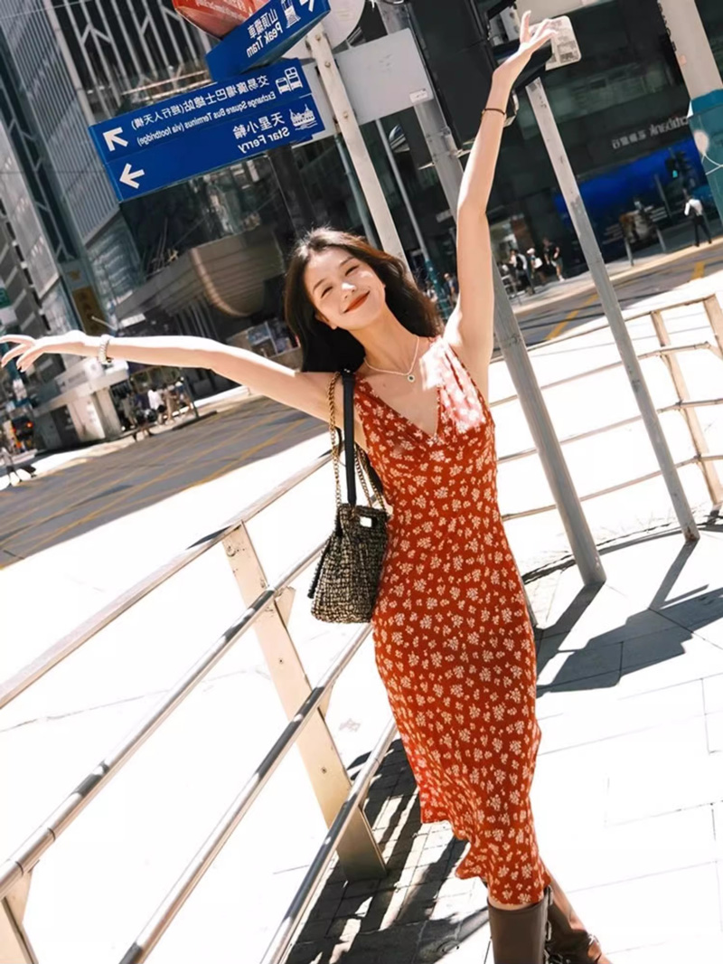 فستان نسائي متوسط الطول بياقة  - مراجعة Midi Skirt Floral وسعره